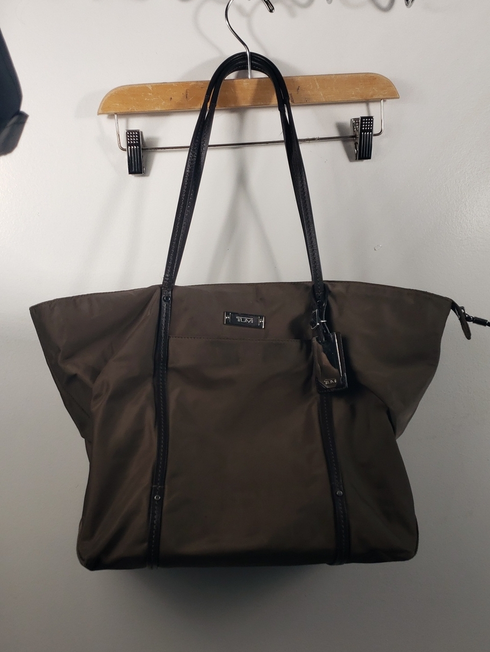 Tumi Voyageur Q tote in army Green